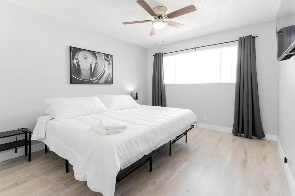 Chic 2-bed Oasis Sleeps 6! Minutes From Strip! * Las Vegas