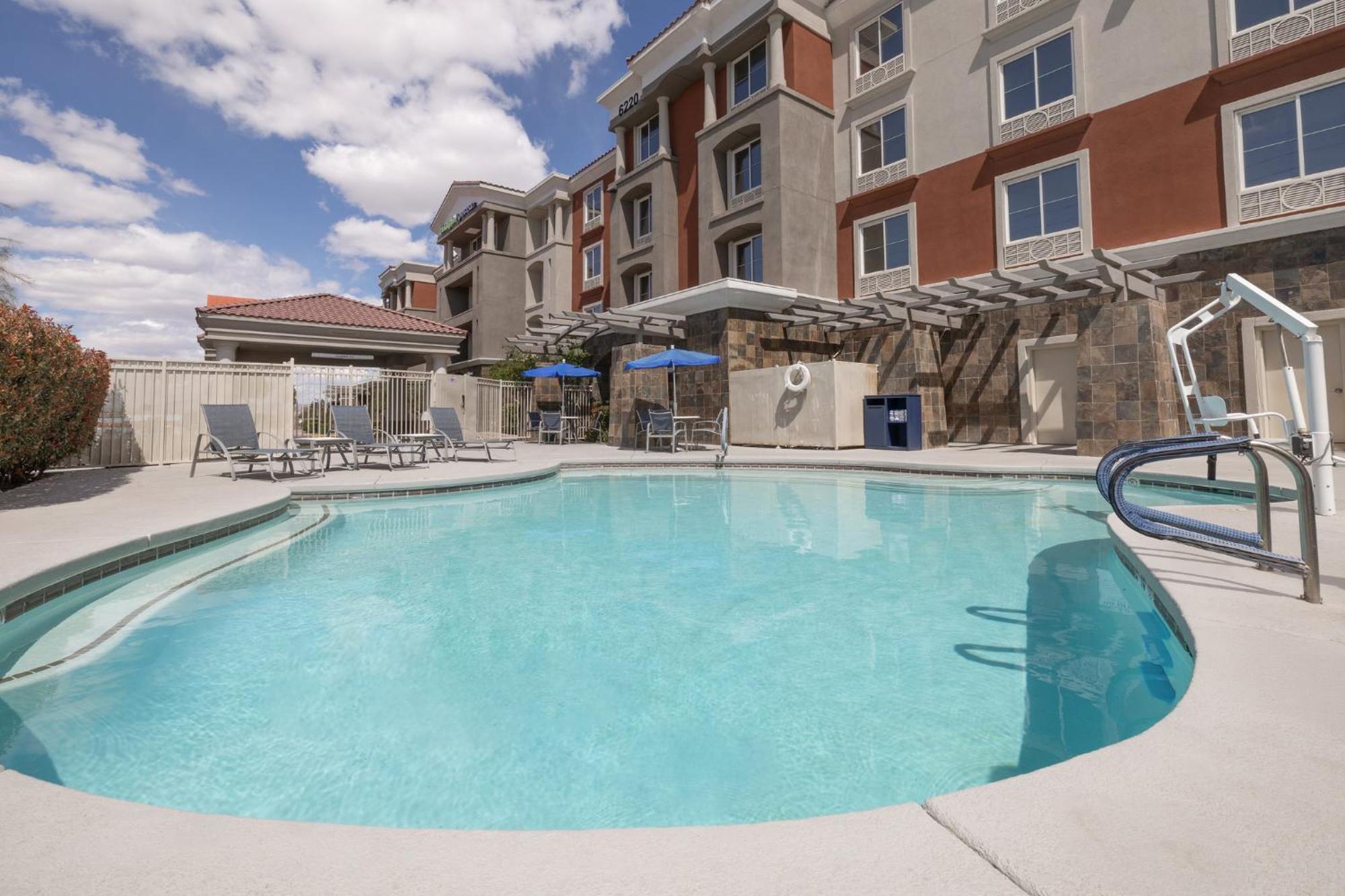 Hotel Express & Vegas Sw Springvalley By Ihg