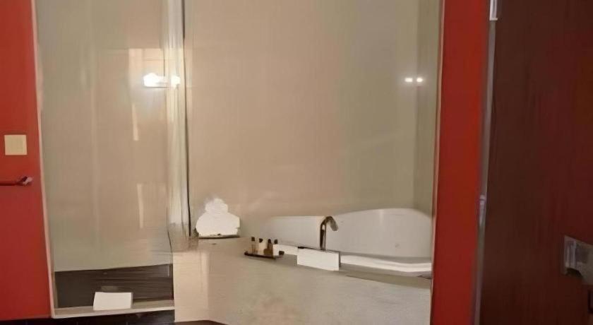 Eastside Cannery Casino Resort 3*