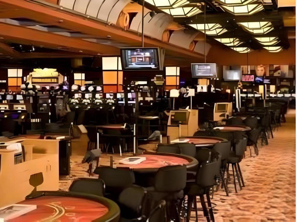 Eastside Cannery Casino Resort 3*