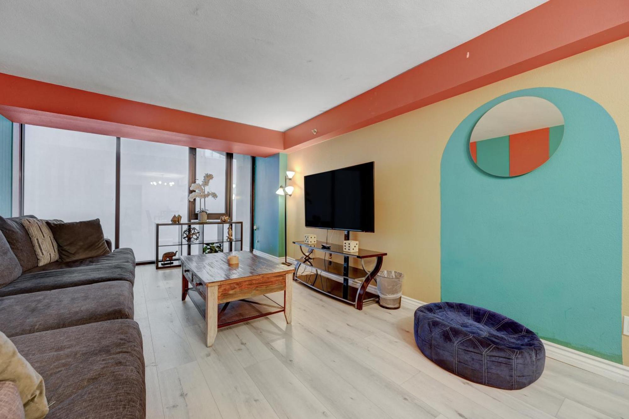 Apartment Penthouse With Epic Strip Views - 2bd & 2ba - No Fees! *