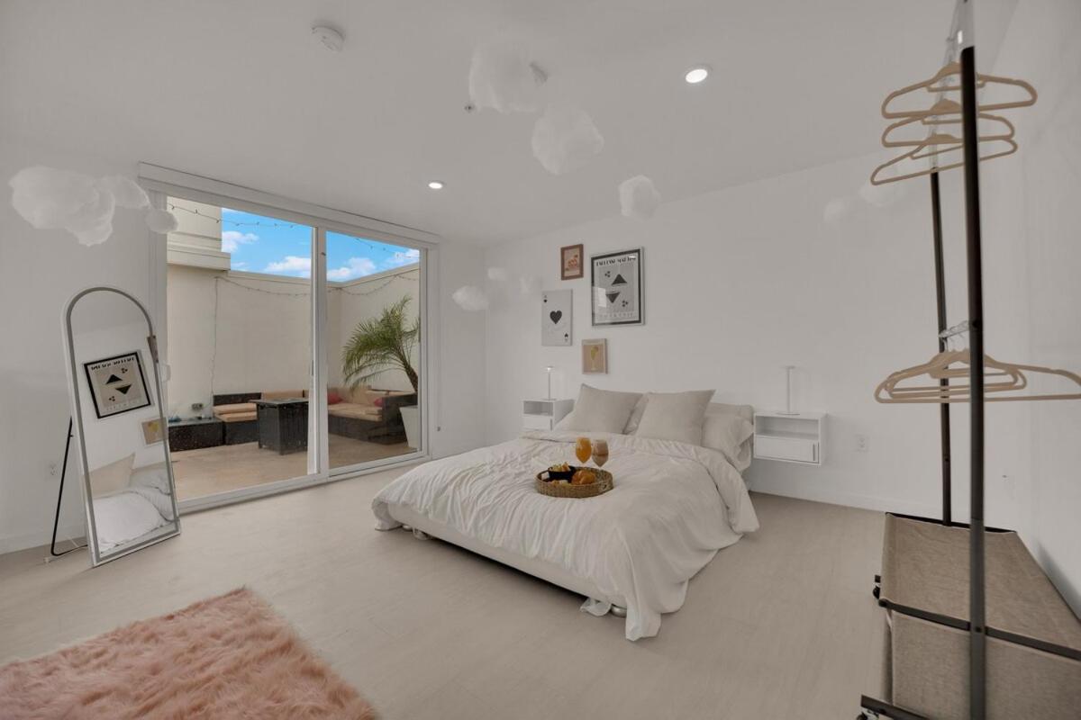 Casa Nube With Beach Club, Pickleball Court , Gym & Spa, Near Airport & Las Vegas Strip Apartment Las Vegas