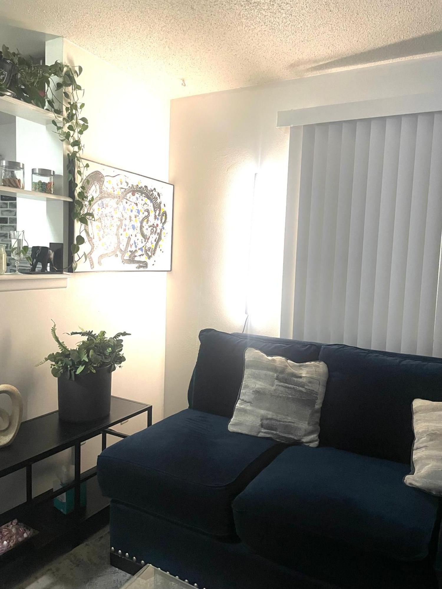 Vegas Cozy Hideway- 5 Mins To Fremont Experience! Apartment