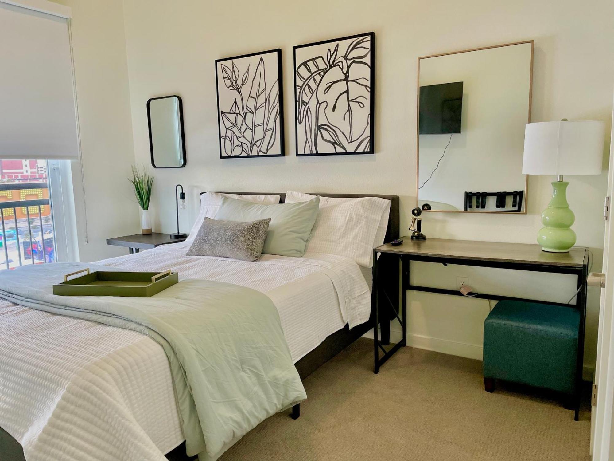 Apartment 3 Bedroom Downtown *