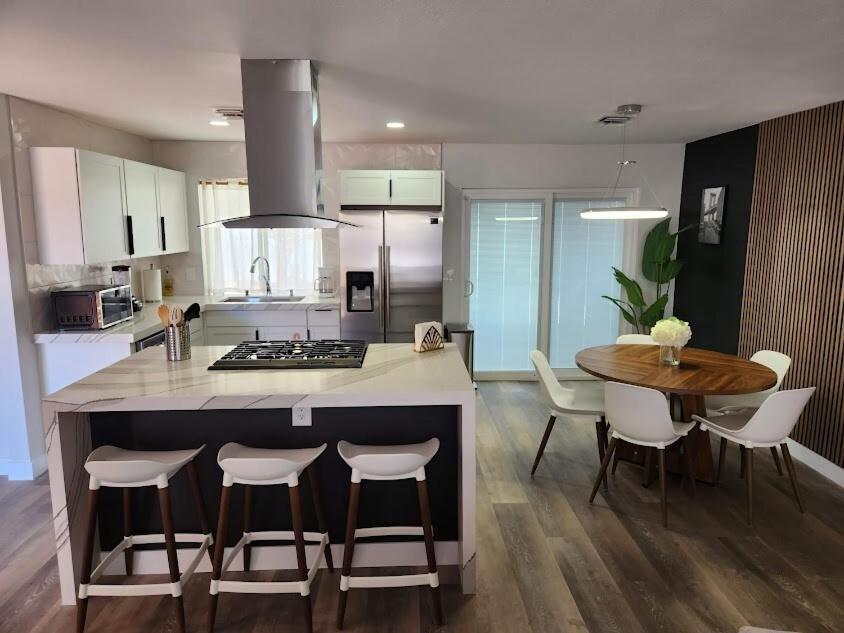 Stylish 4br Oasis - Luxe Backyard Bbq * Las Vegas