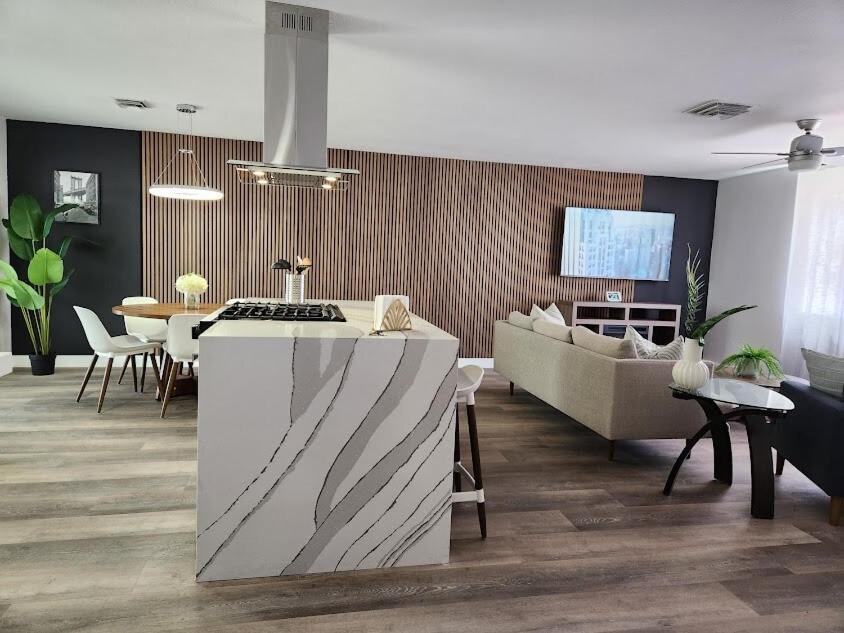 Stylish 4br Oasis - Luxe Backyard Bbq Ferienhaus Las Vegas