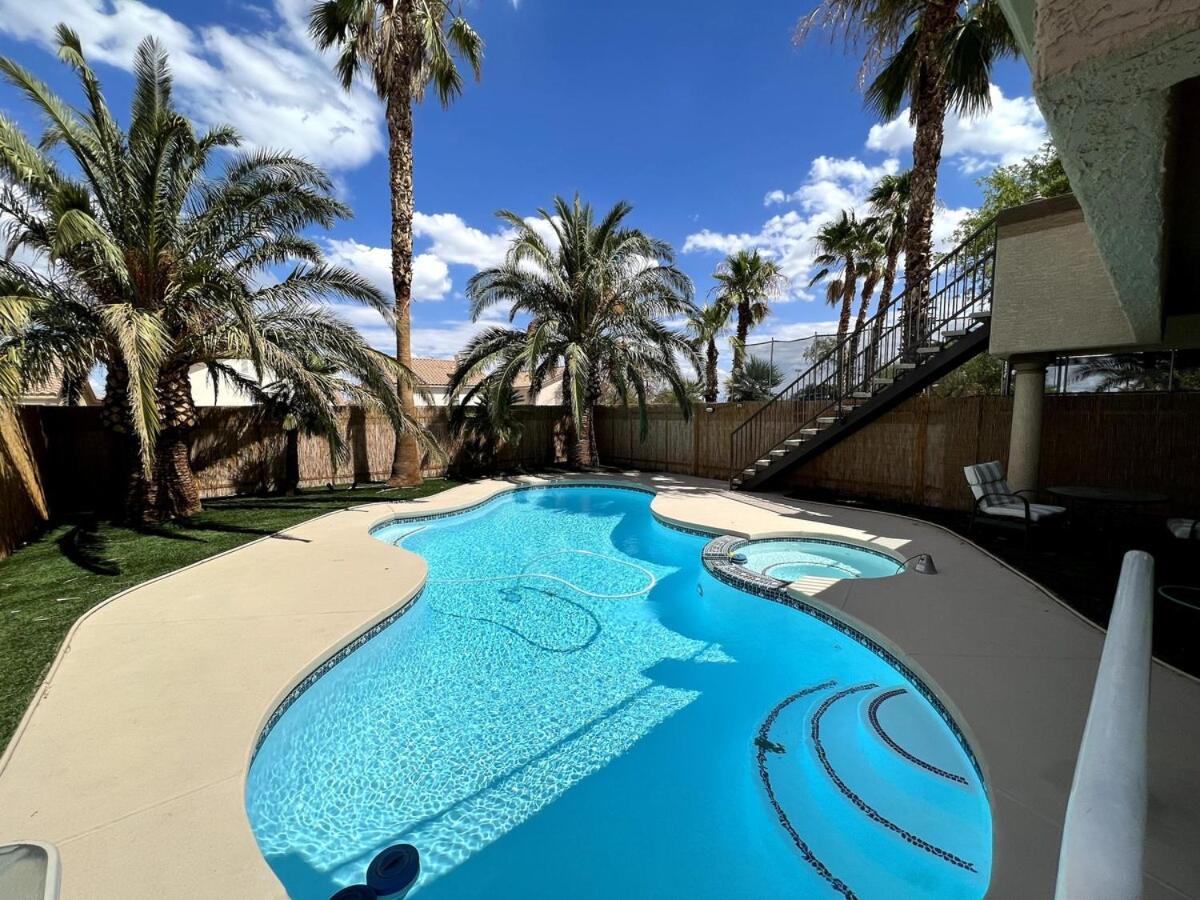 Ferienhaus Big 4 Bedroom With A Pool *