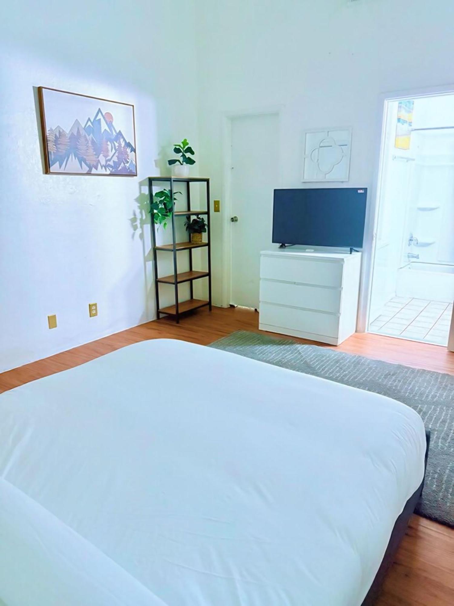 Apartment Cozy 2br In Chinatown 1m From Strip