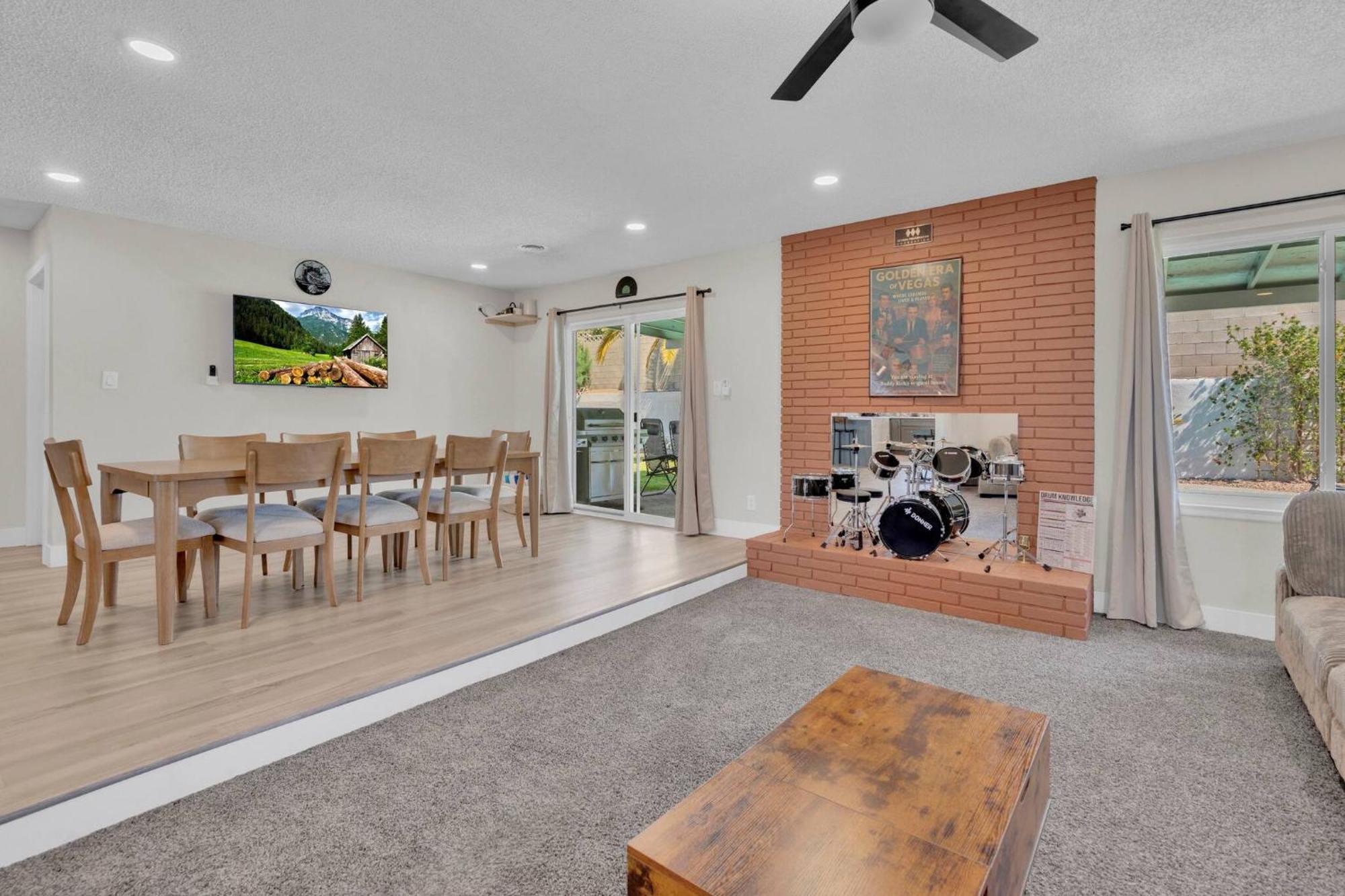 Next To Strip | Pool | Hot Tub | Bbq | Buddy Rich Holiday home Las Vegas