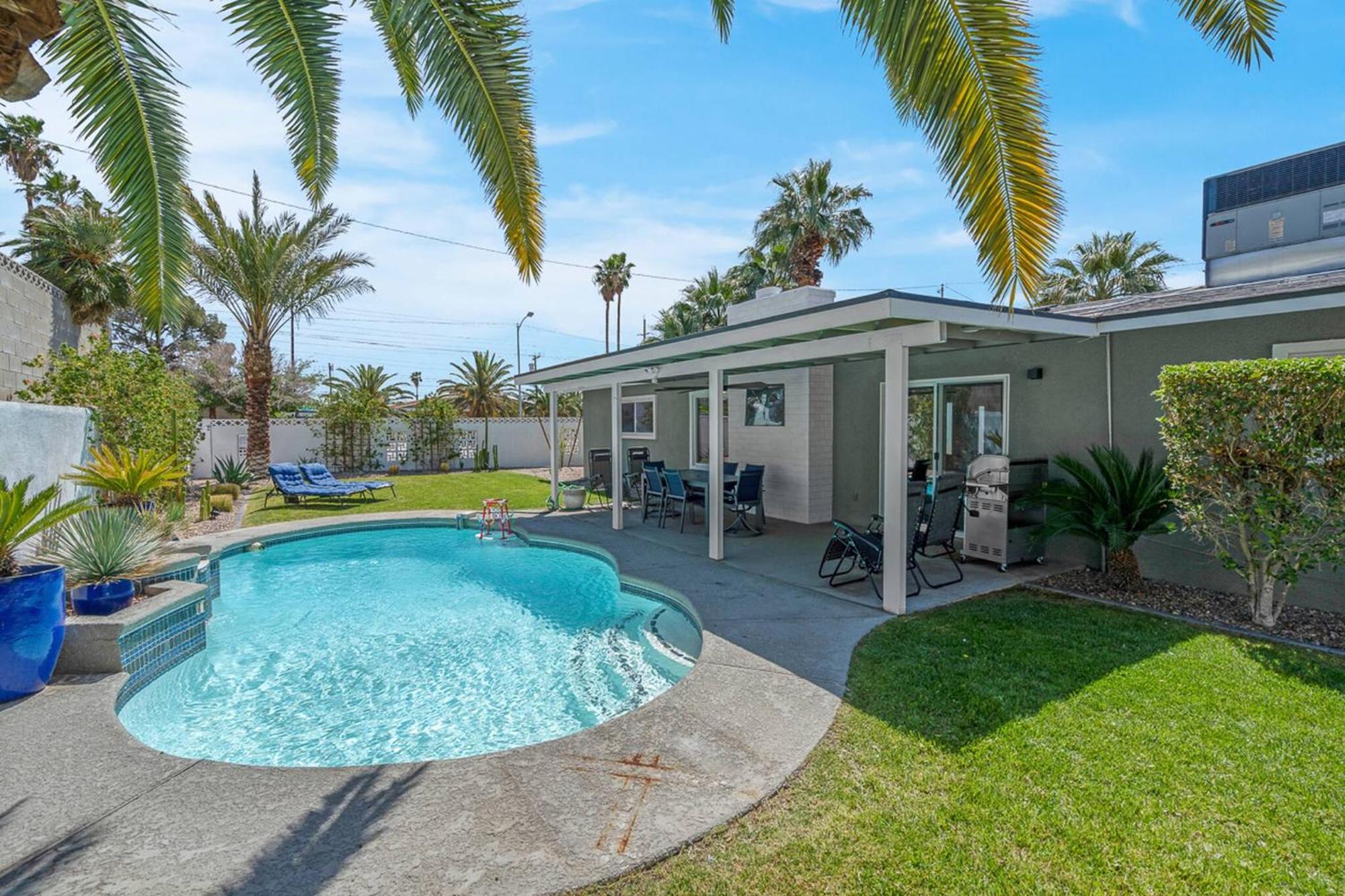Next To Strip | Pool | Hot Tub | Bbq | Buddy Rich *