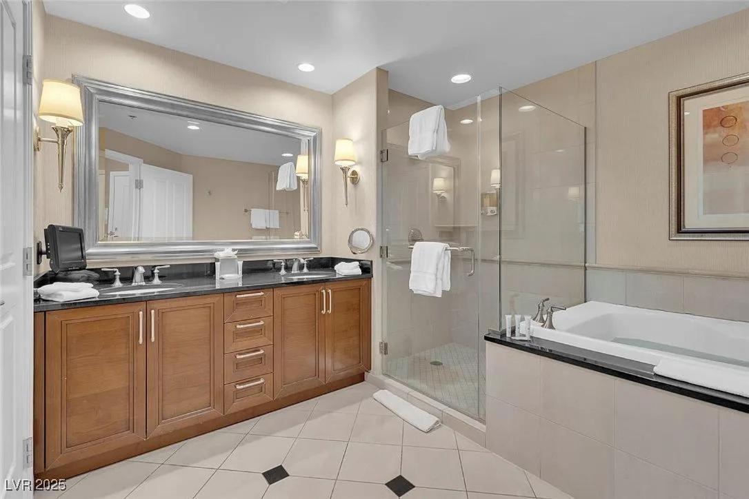 Mgm High Floor Strip And Sphere View Apartment *