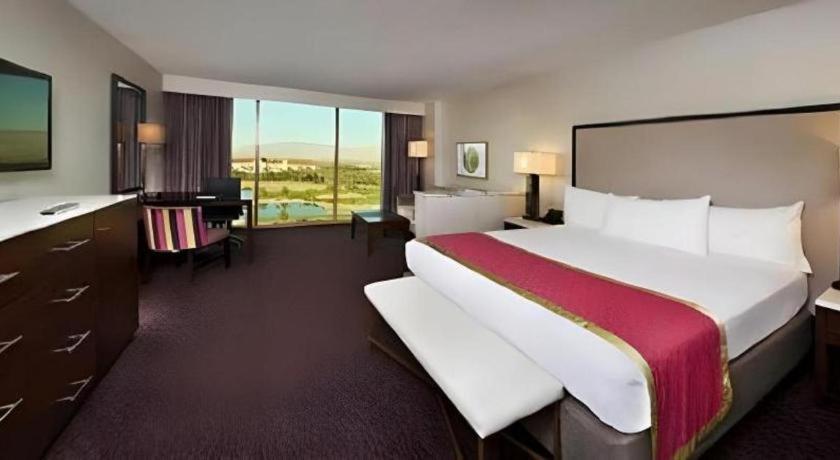 Suncoast And Casino 4*