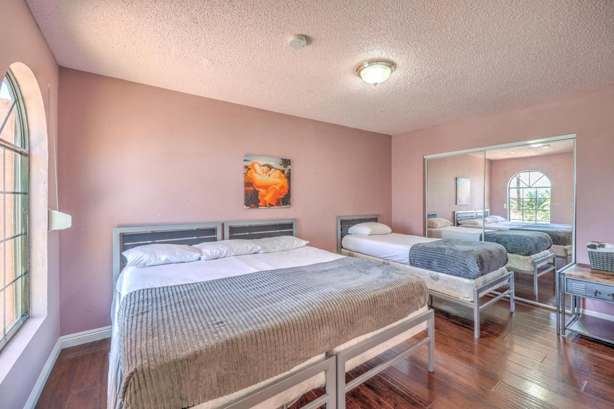 The Oasis At The Lakes Bed & Breakfast Las Vegas