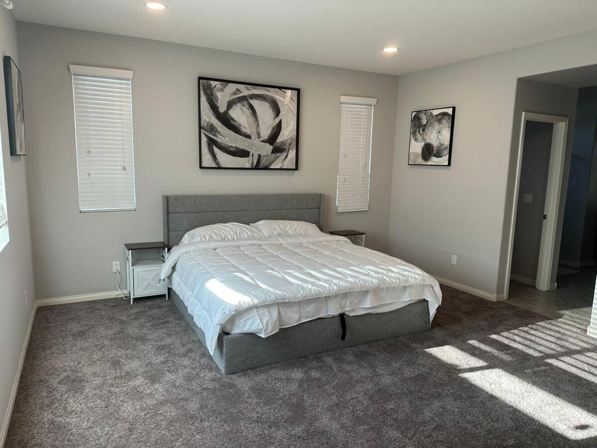 Gated Sw Vegas Near 215, Las, Red Rock, Summerlin Apartment