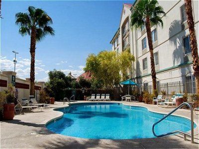 La Quinta By Wyndham Vegas Summerlin Tech Hotel
