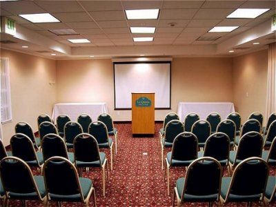 La Quinta By Wyndham Vegas Summerlin Tech 3*