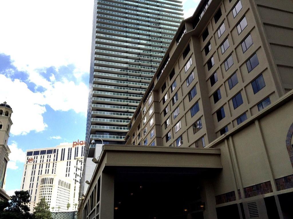 Jockey Center Strip 3*