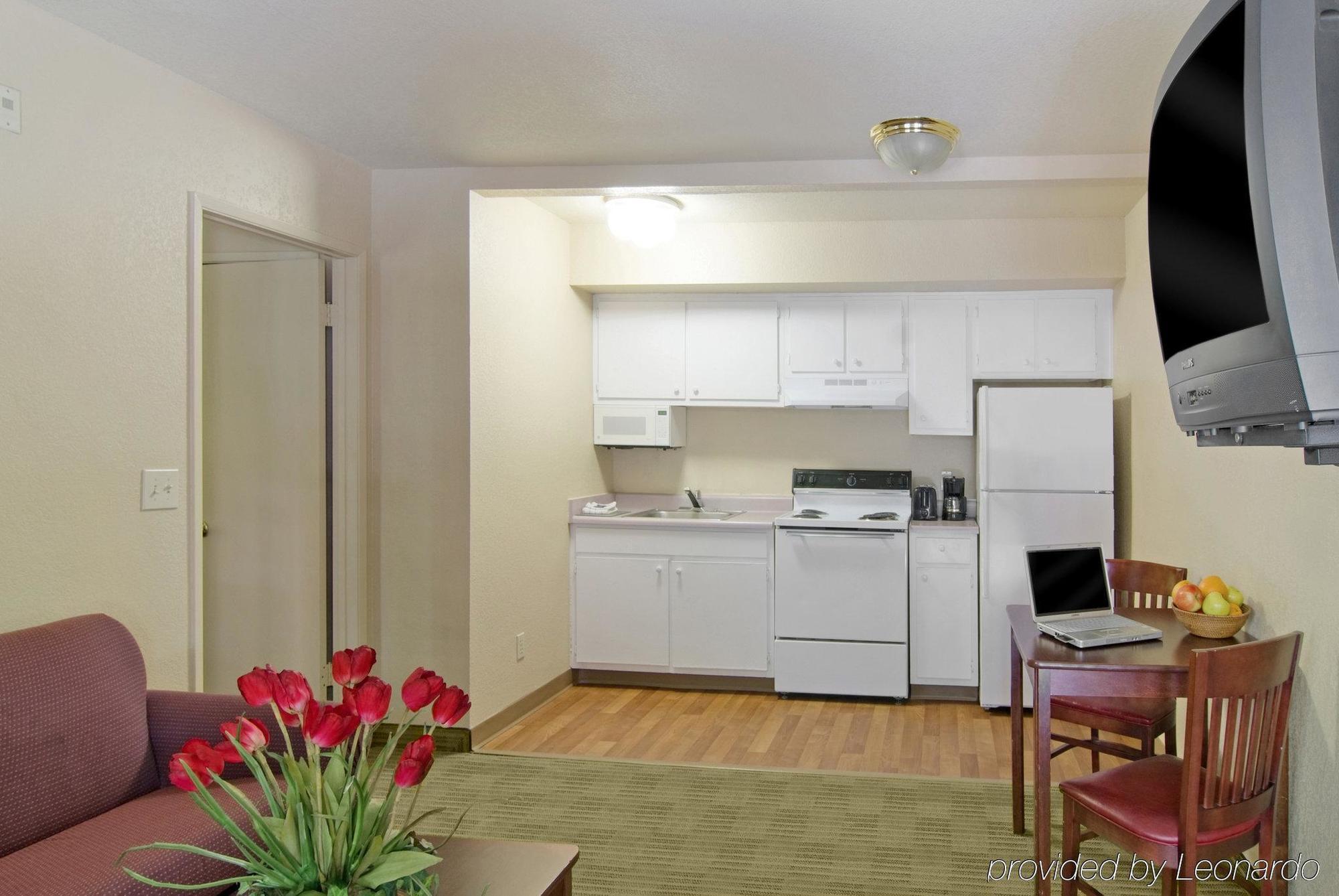 Crossland Economy - Vegas - Boulder Highway 2*
