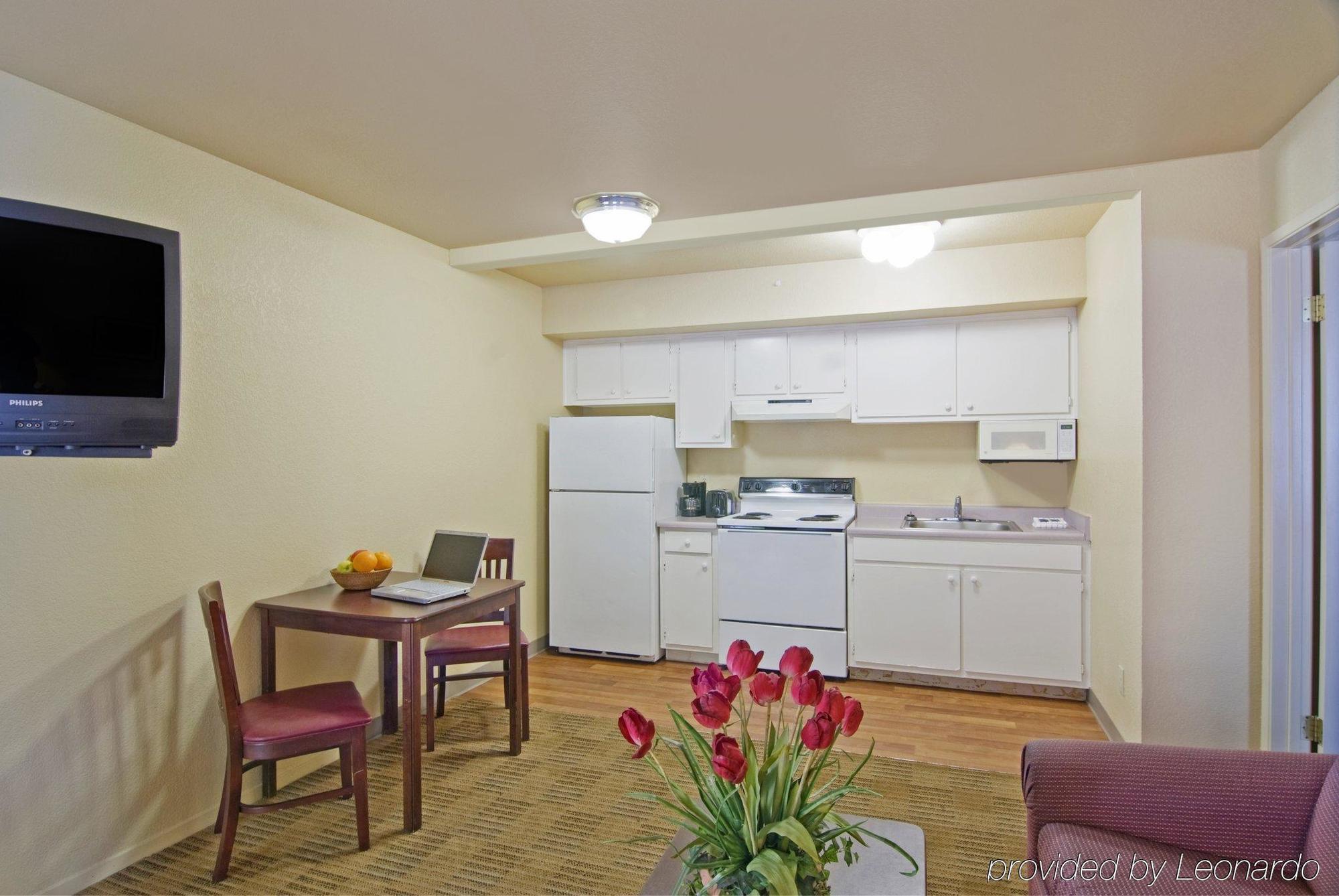 Crossland Economy - Vegas - Boulder Highway Aparthotel