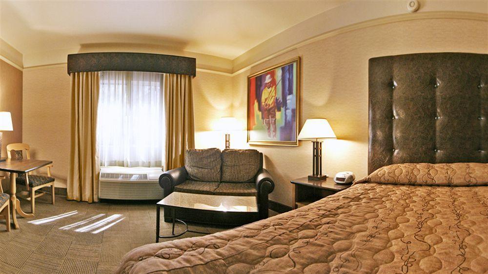 Silverton Casino 3*