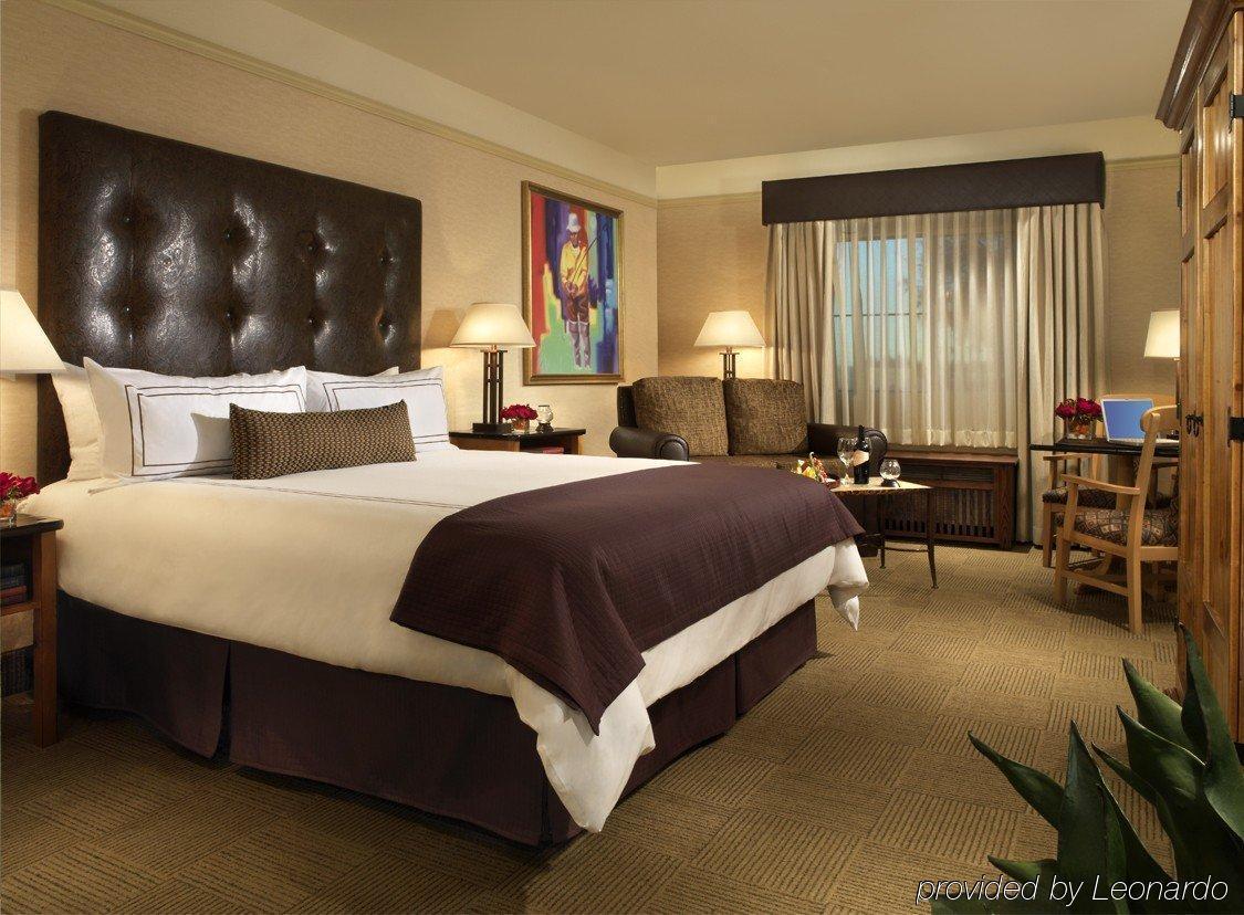 Silverton Casino 3*