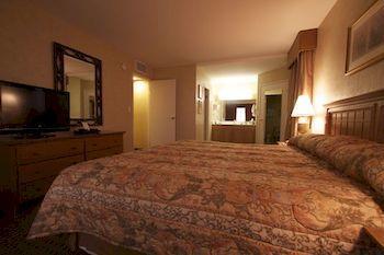 The Carriage House Hotel