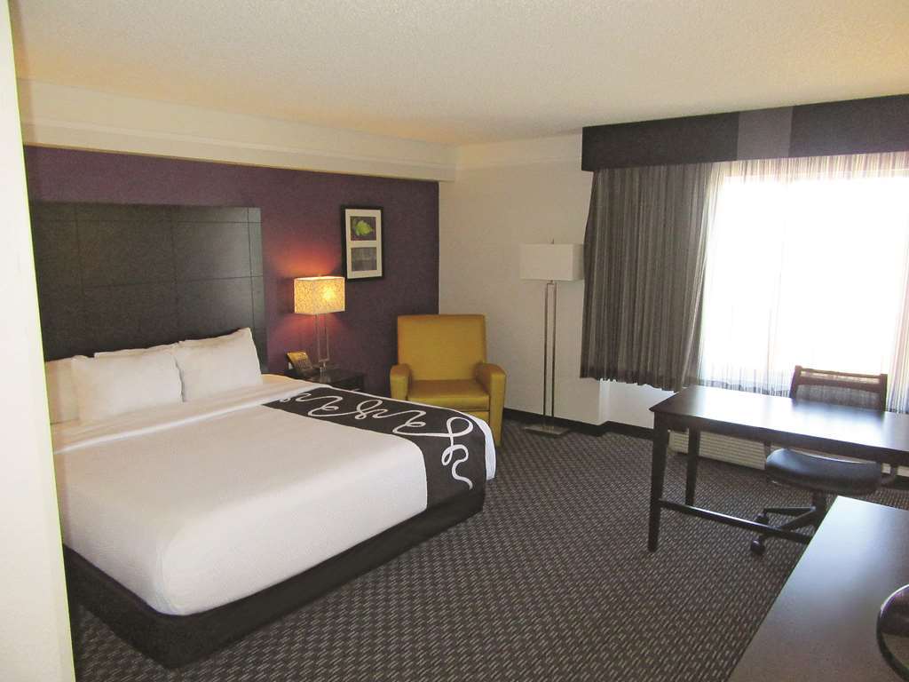 Hotel La Quinta By Wyndham Vegas Summerlin Tech 3*
