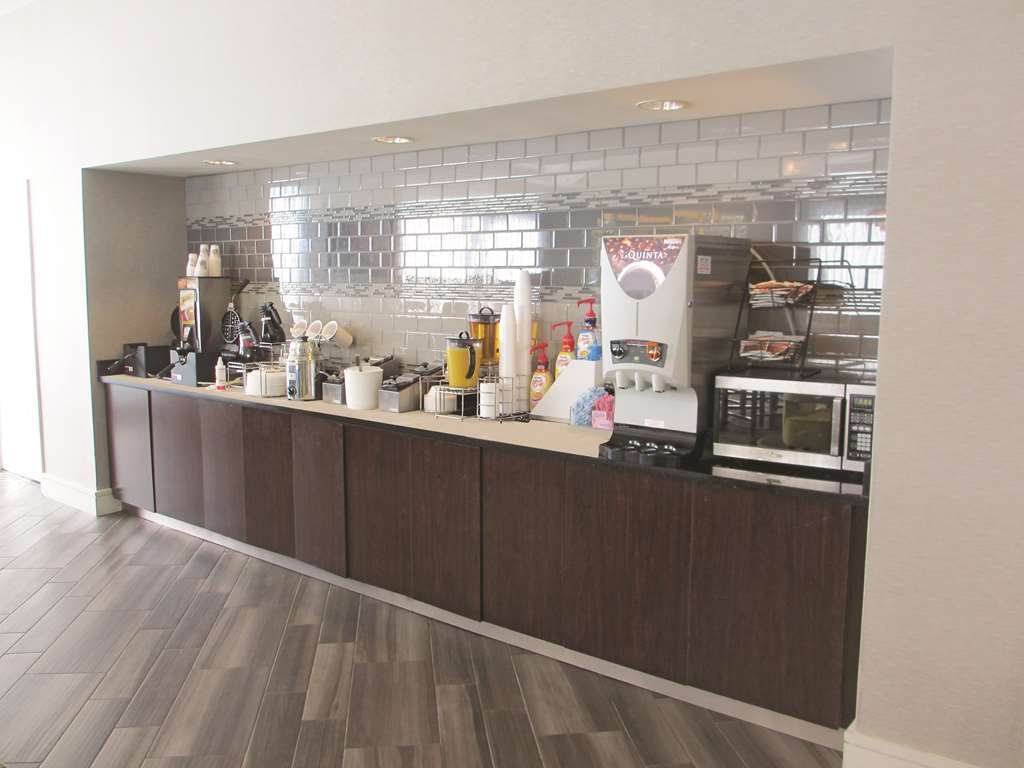 La Quinta By Wyndham Vegas Summerlin Tech Hotel