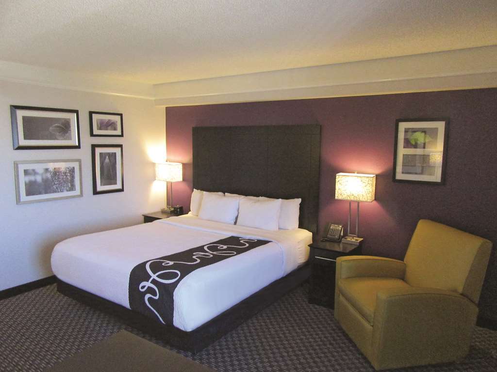 La Quinta By Wyndham Vegas Summerlin Tech Hotel