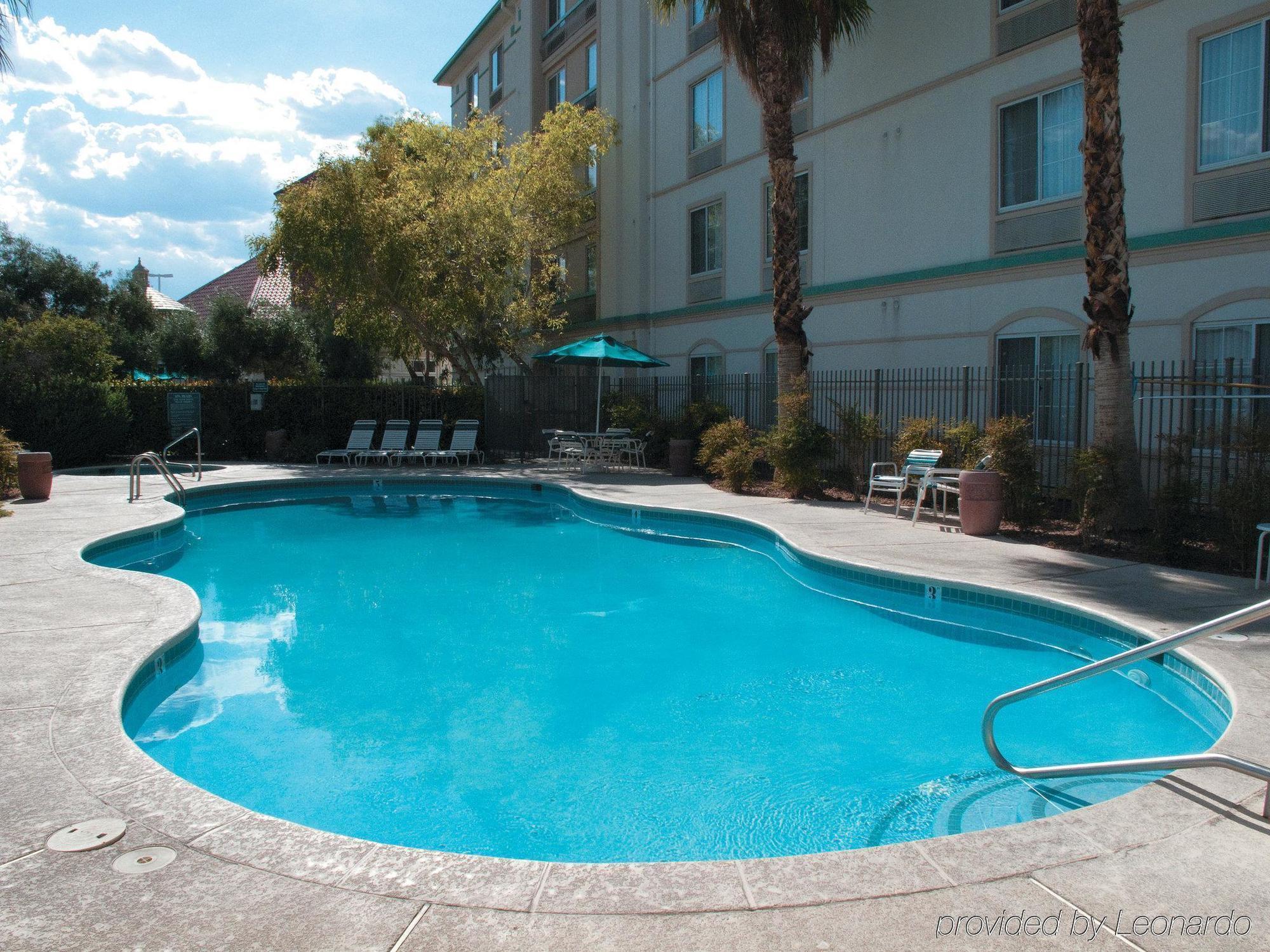 Hotel La Quinta By Wyndham Vegas Summerlin Tech