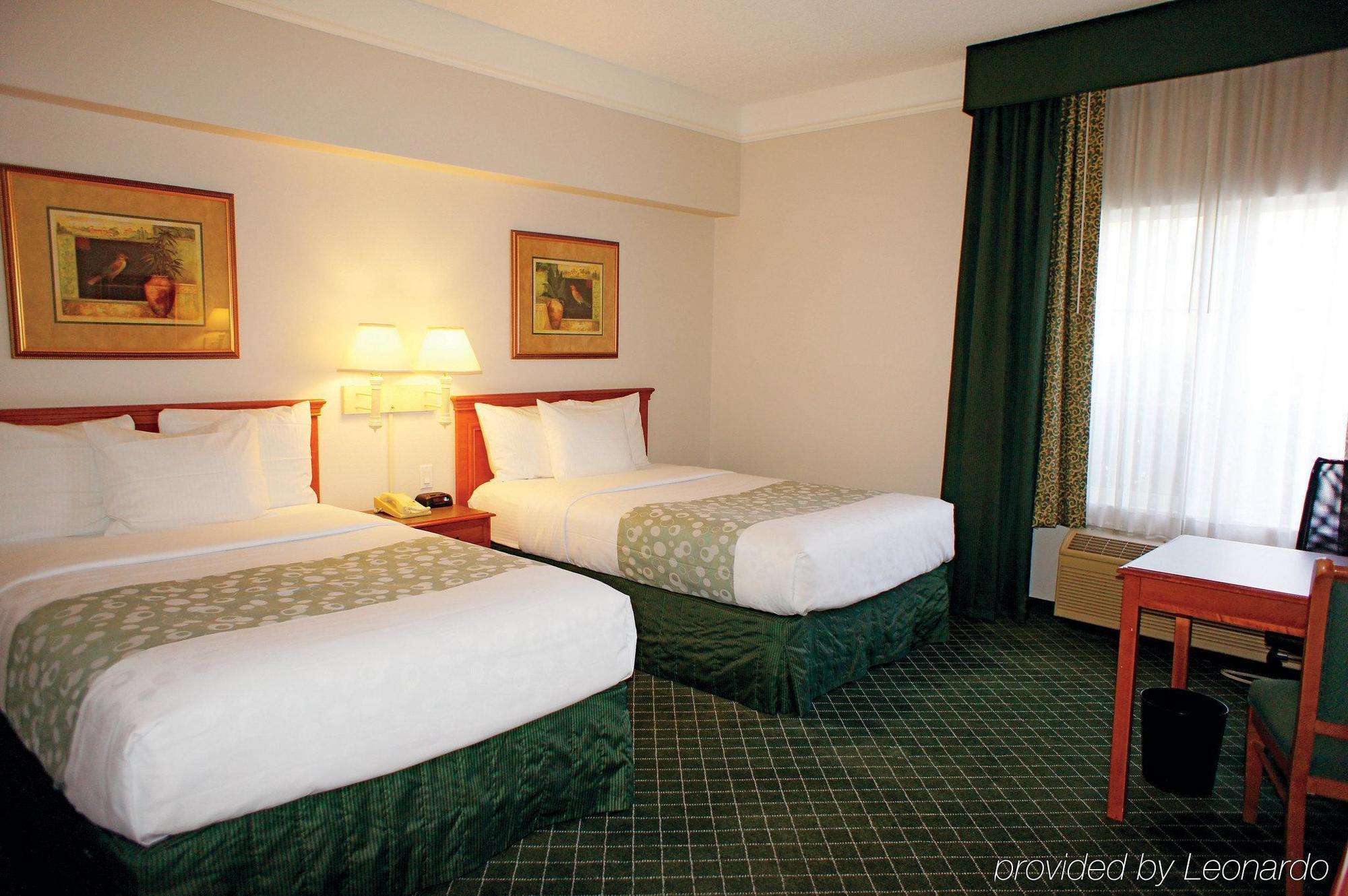 Hotel La Quinta By Wyndham Vegas Summerlin Tech 3*