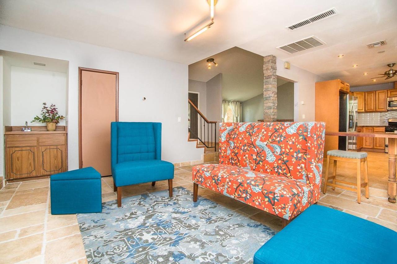 Retro Vegas Utopia 4 Bd Sleeps 14 Apartment *