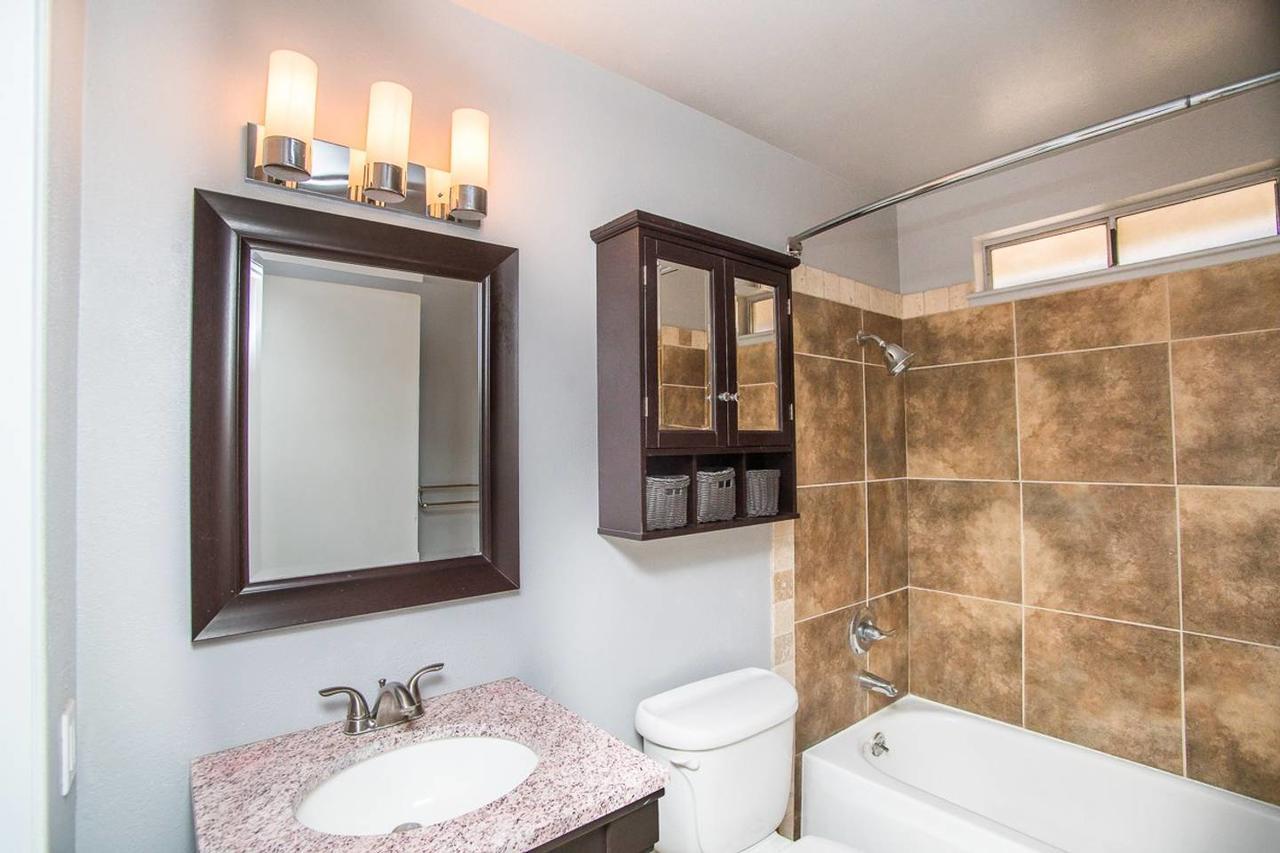 Apartment Retro Vegas Utopia 4 Bd Sleeps 14