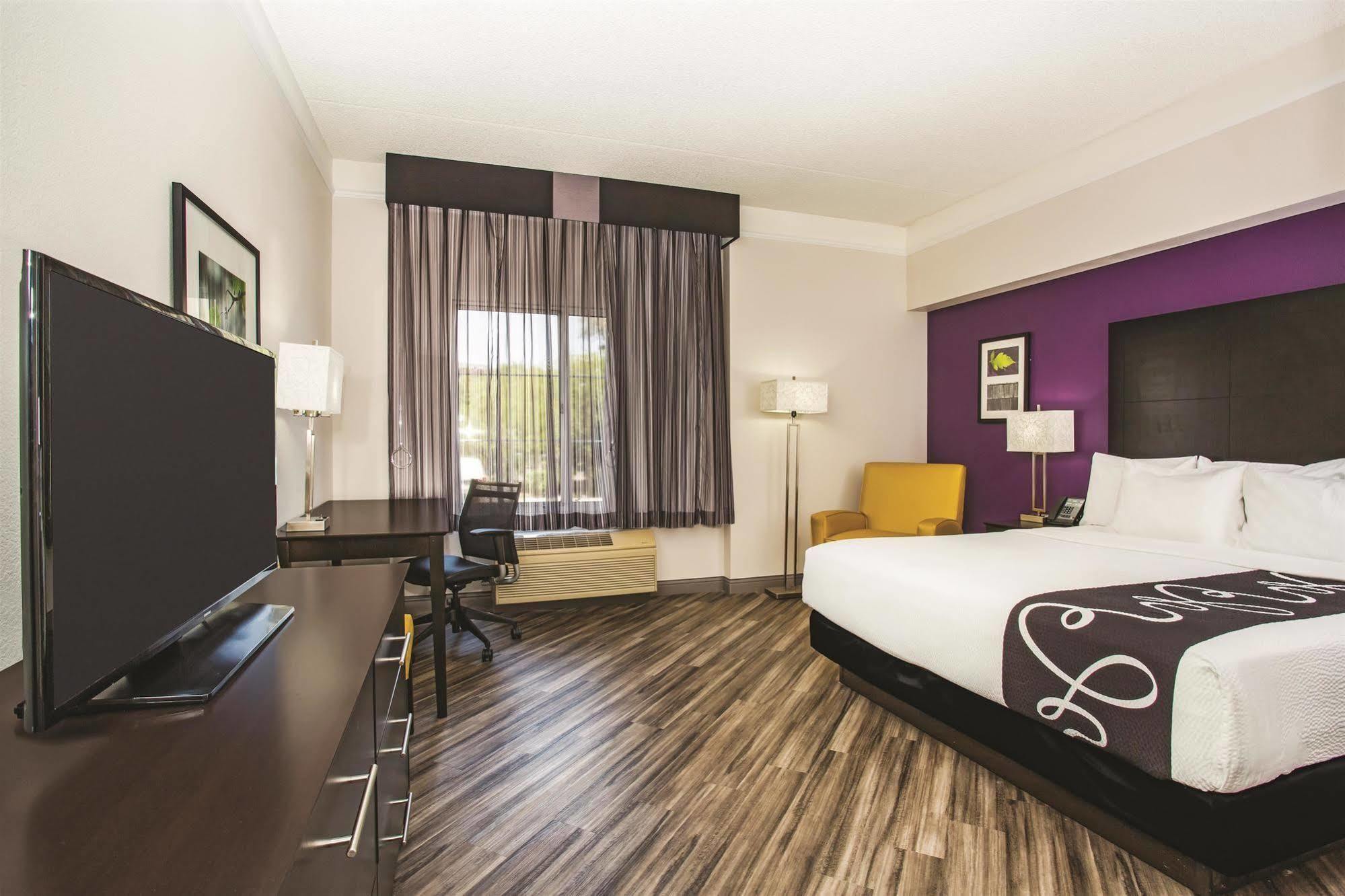 La Quinta By Wyndham Vegas Summerlin Tech