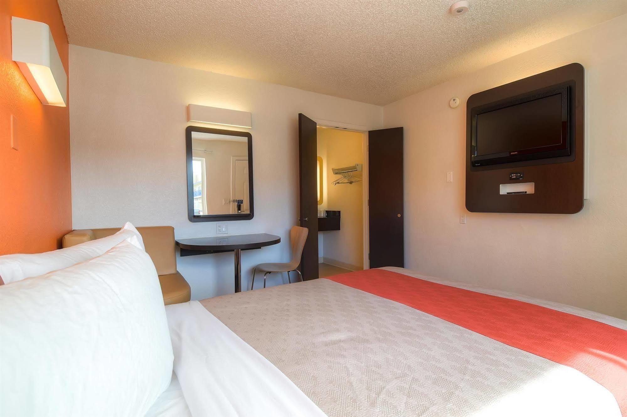 Collection 6-Las Vegas, Nv - Tropicana Hotel 2*