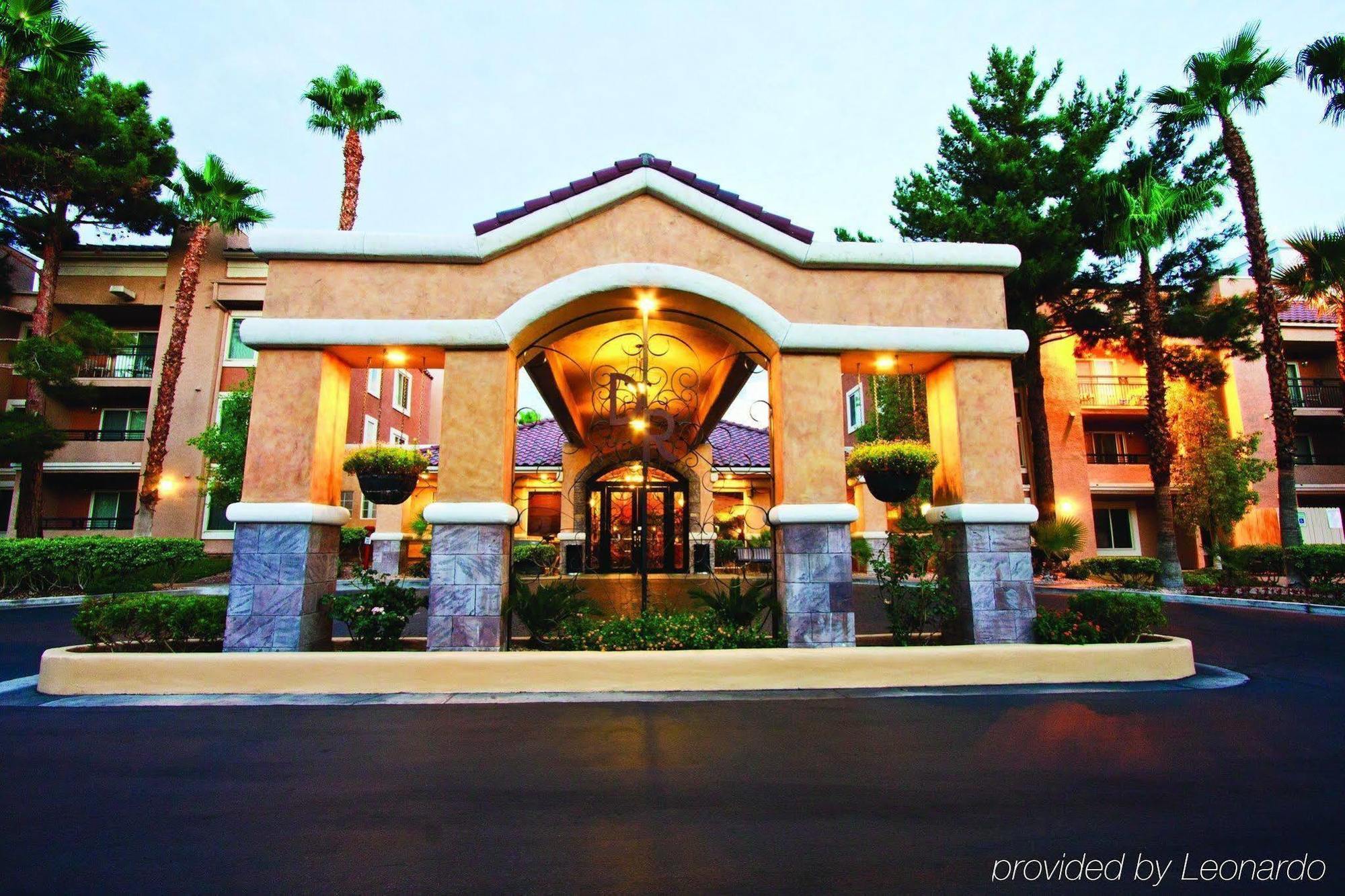 Desert Rose Resort 3*