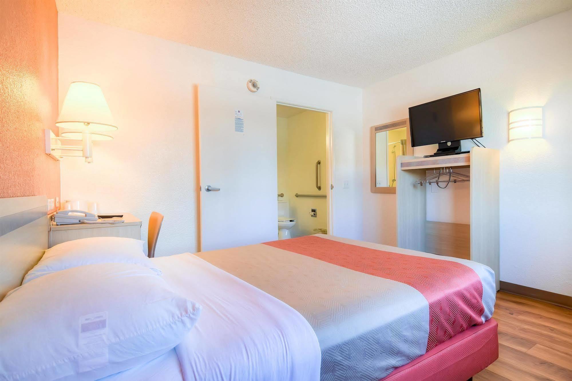 Vegas, Nv - Boulder Highway 3*