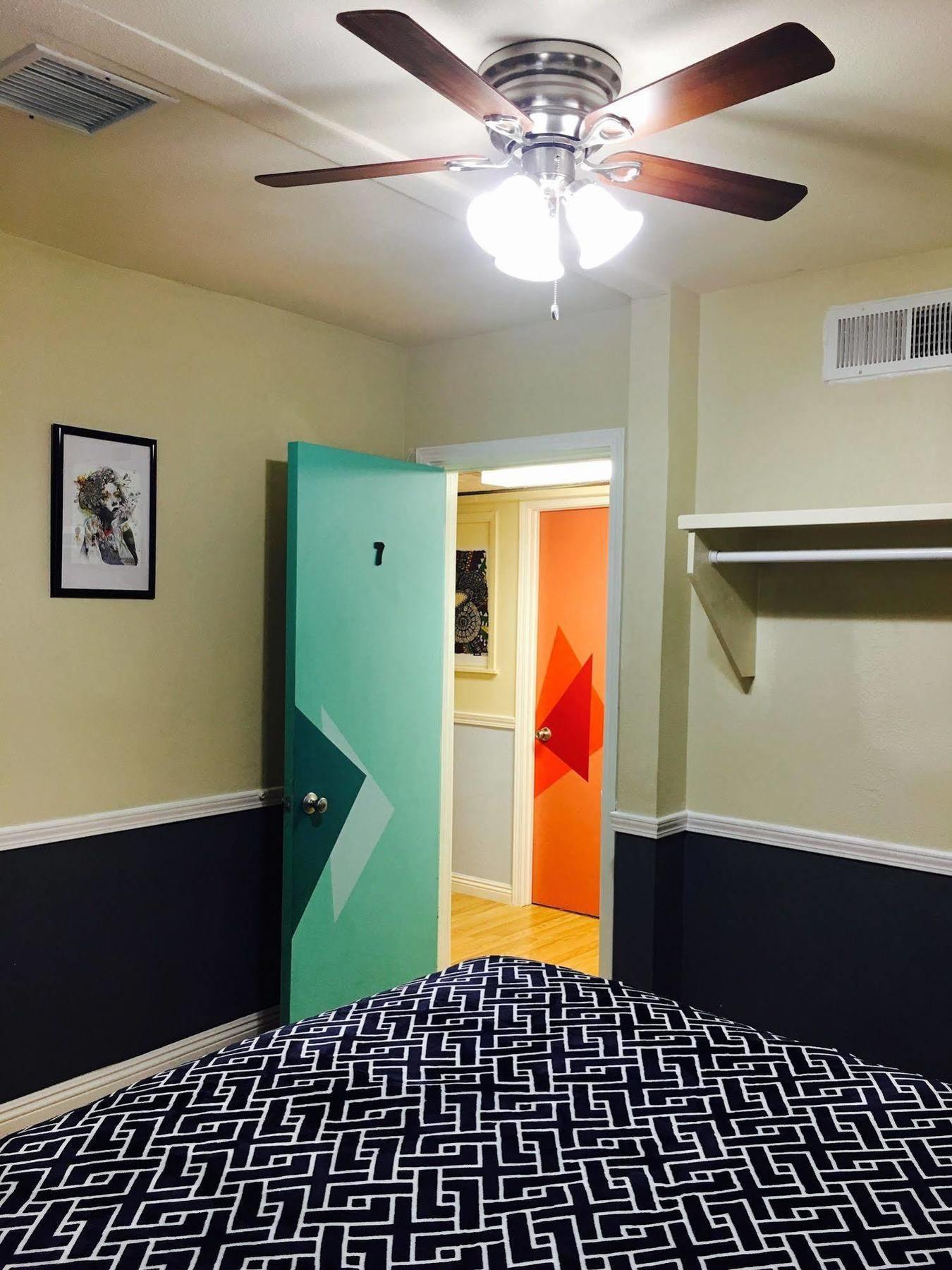 Travelers Bed & Breakfast Hostel