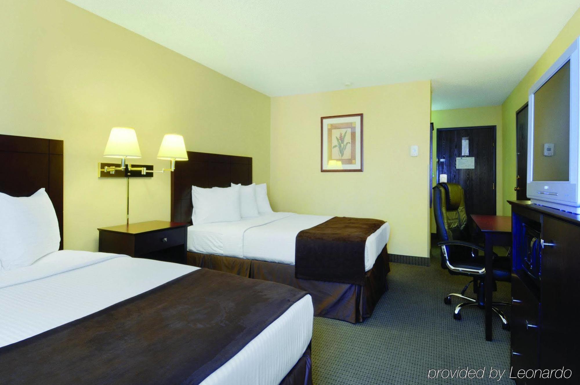 Western Mccarran Hotel