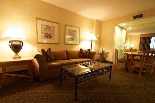 The Carriage House Hotel