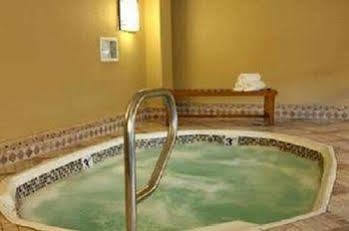 Aparthotel Getaways At The Jockey Club