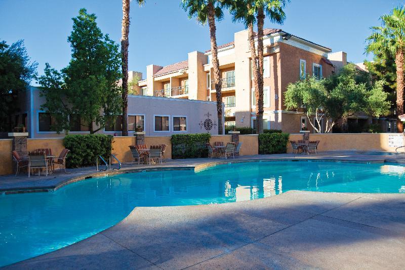 Desert Rose Resort 3*