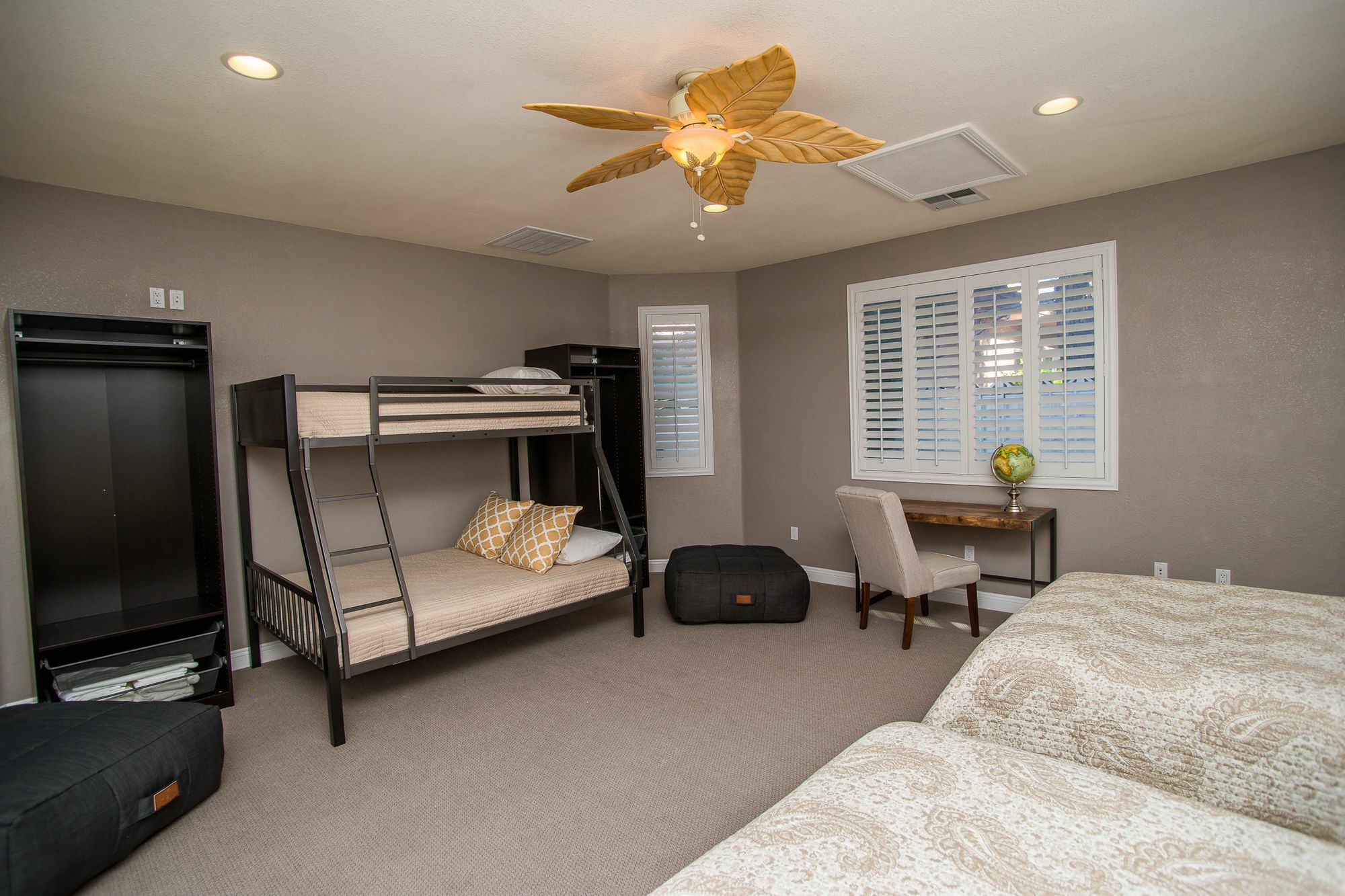 Apartment Luxury 6br 10min To Lv Strip Sleeps 20 Las Vegas