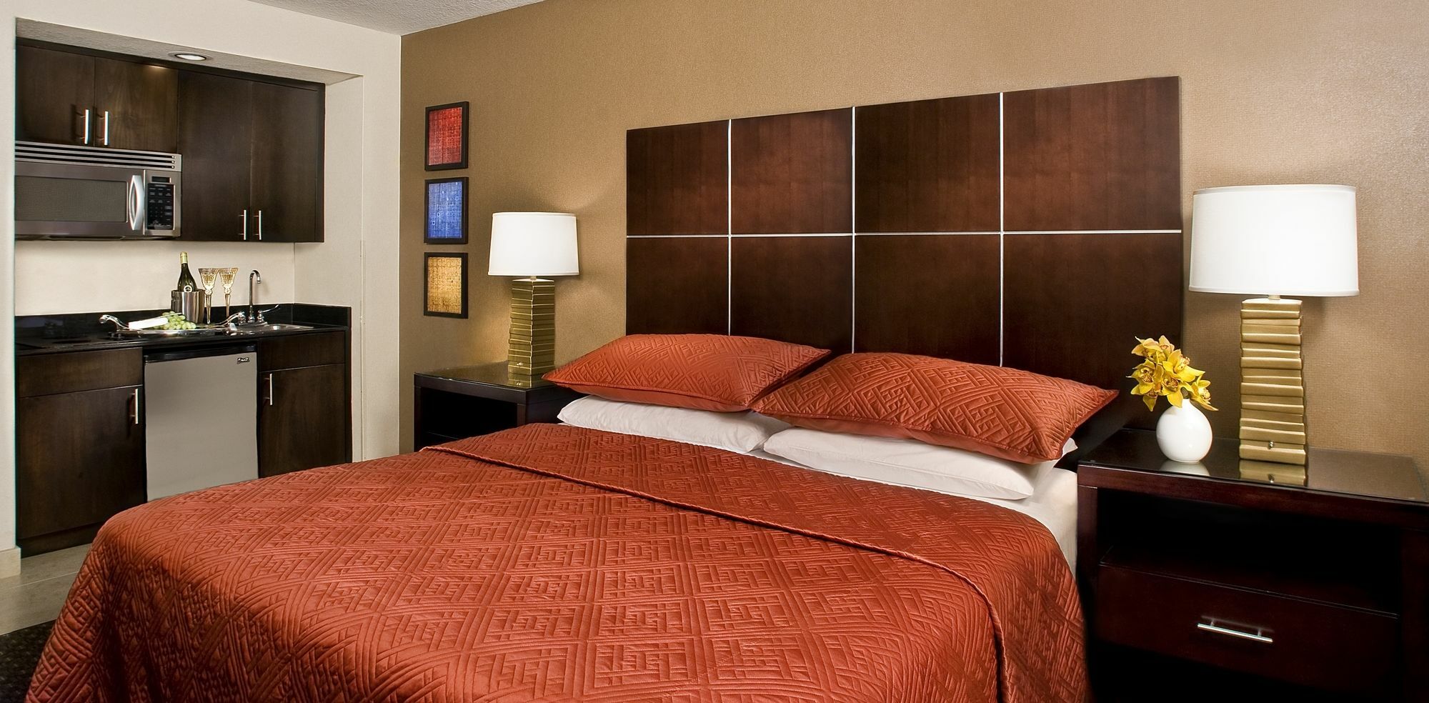 The Carriage House 3*