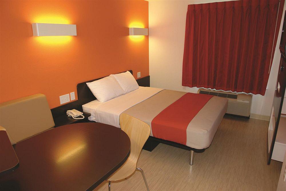 Collection 6-Las Vegas, Nv - Tropicana Hotel 2*