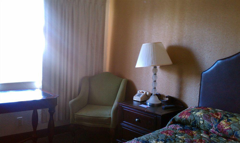Hotel Econo 2*