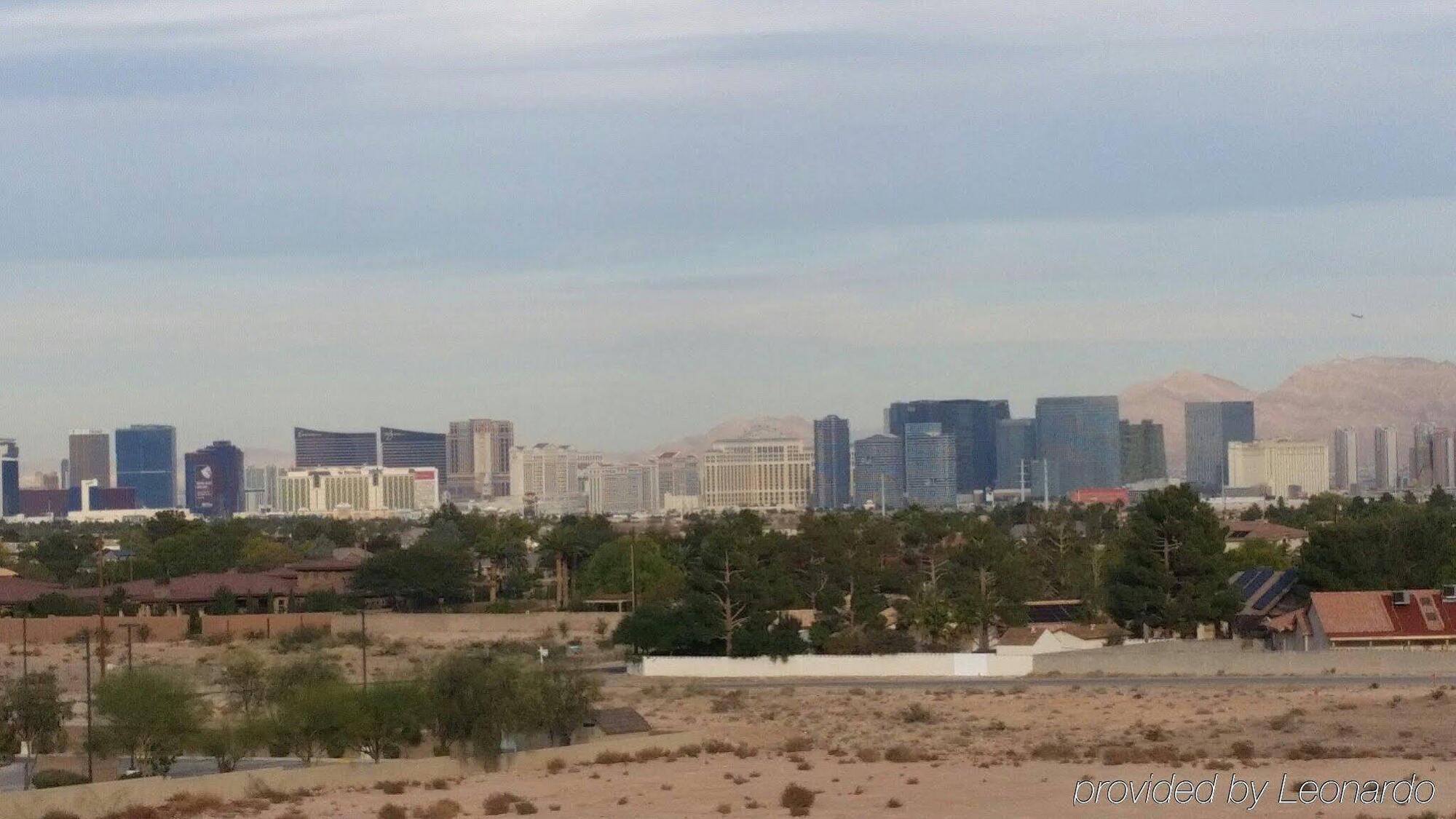 Hotel Express & Vegas Sw Springvalley By Ihg