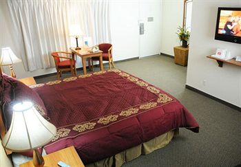 Econo Hotel 2*