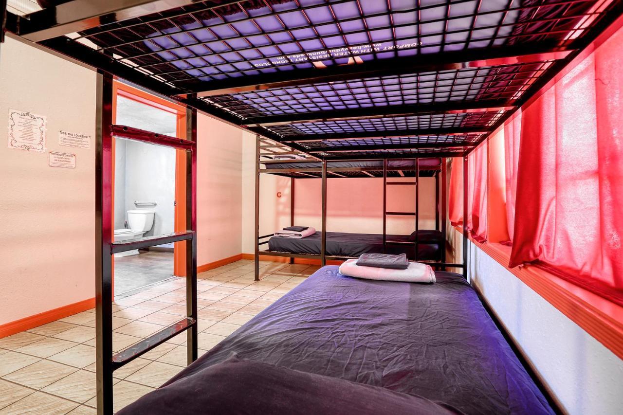 Sin Hostel