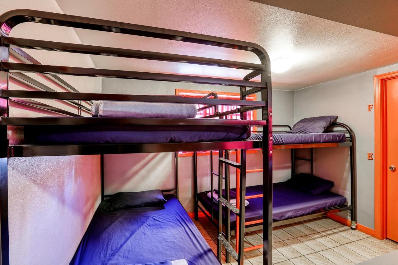 Hostel Sin